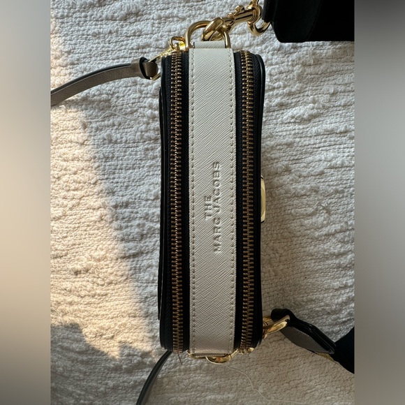 Authentic Marc Jacob’s Snapshot Bag - Picture 7 of 8